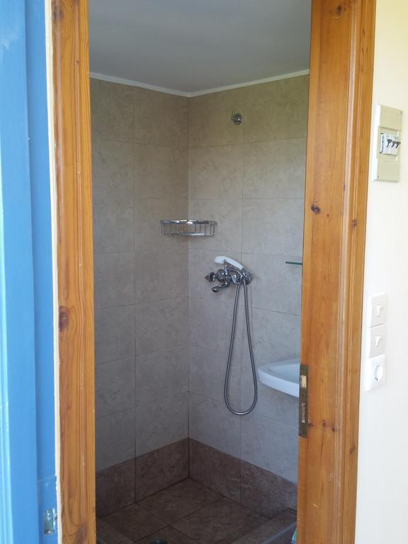 Guesthouse Karidia Skala Eresou Ngoại thất bức ảnh